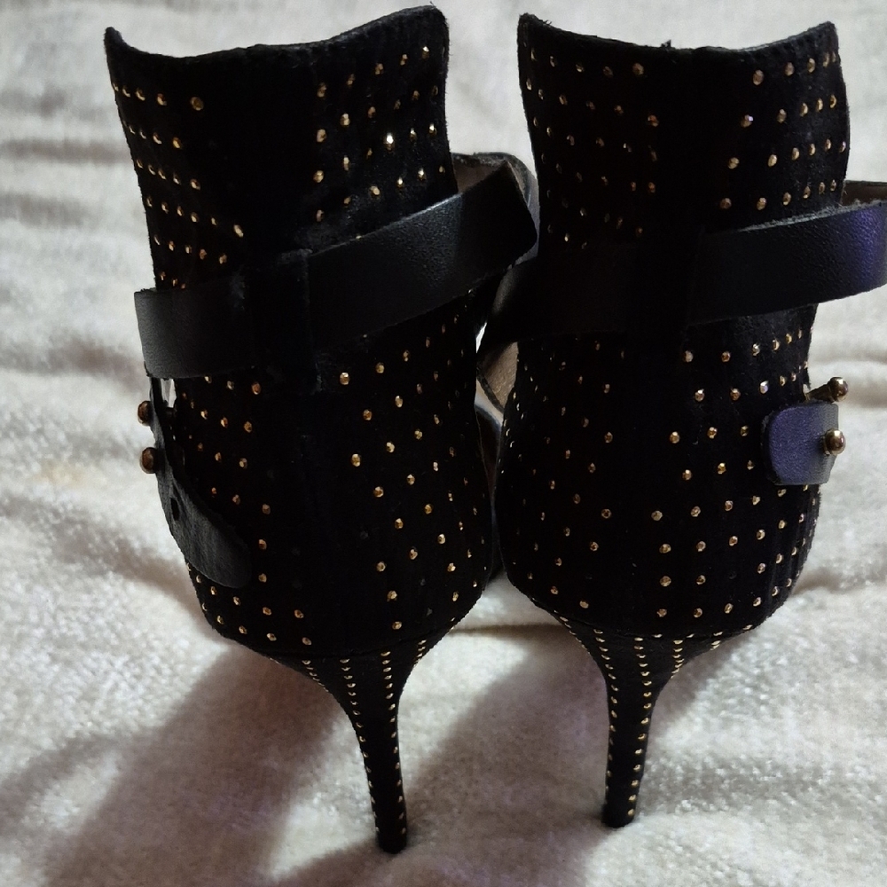 Elegant Black Stiletto Heels - Picture 5 of 5